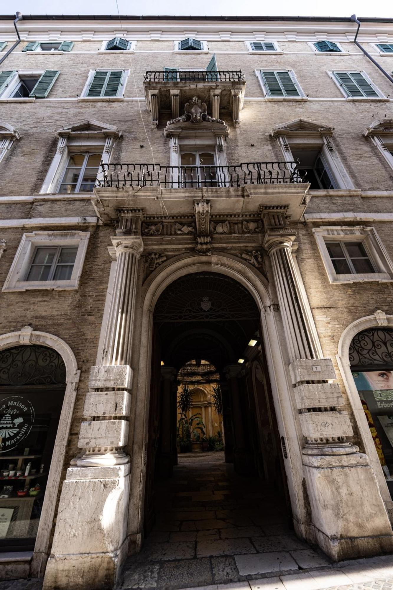 Hotel Residenza Palazzo Jona Ancona Esterno foto